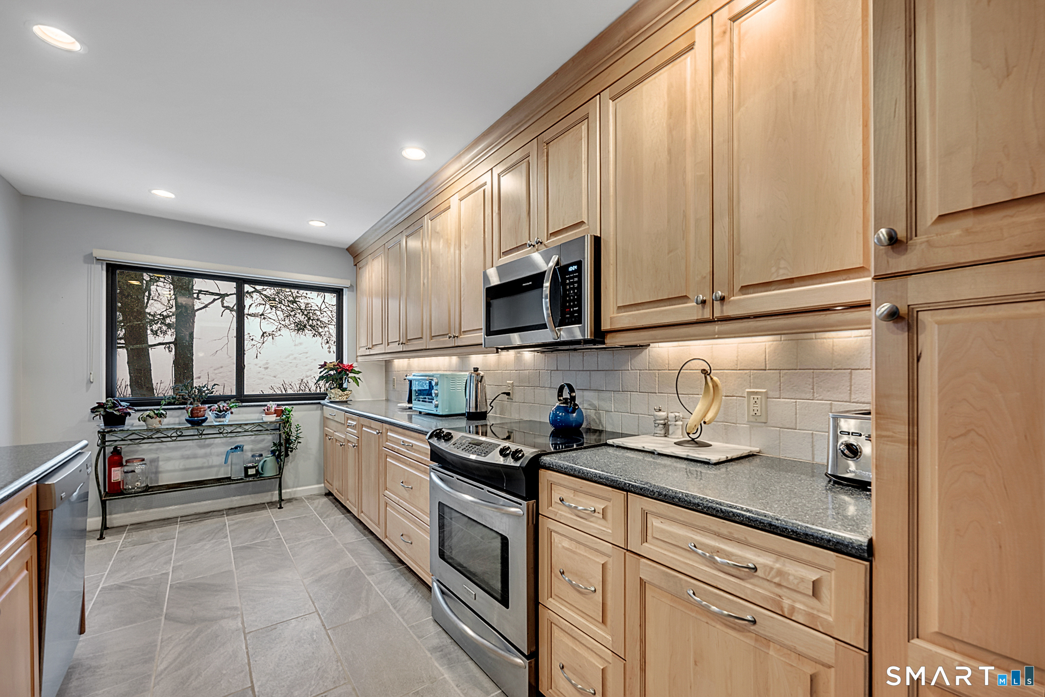 859 Heritage Village B