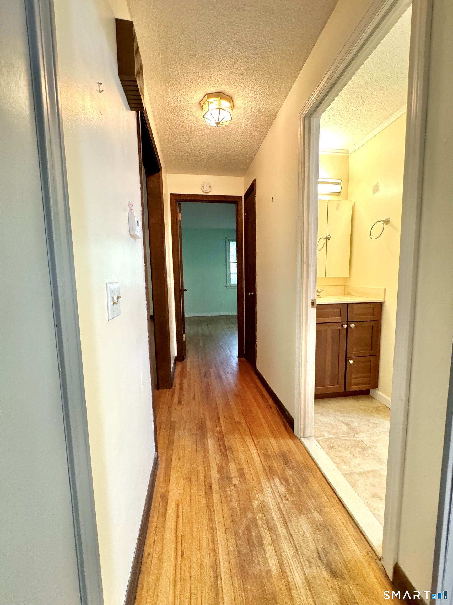 24 Old Simsbury Road