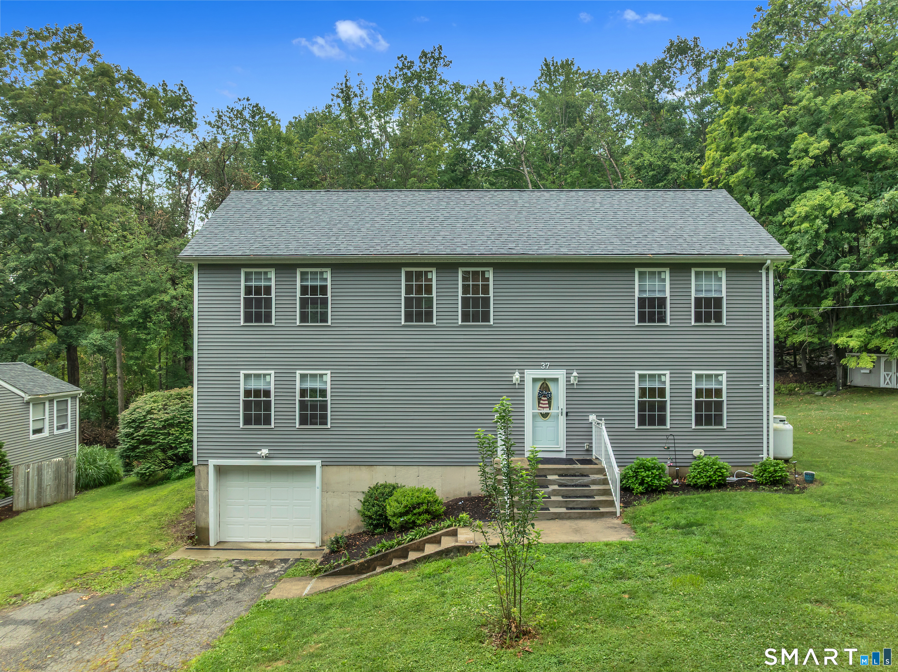 37 Stoneridge Drive