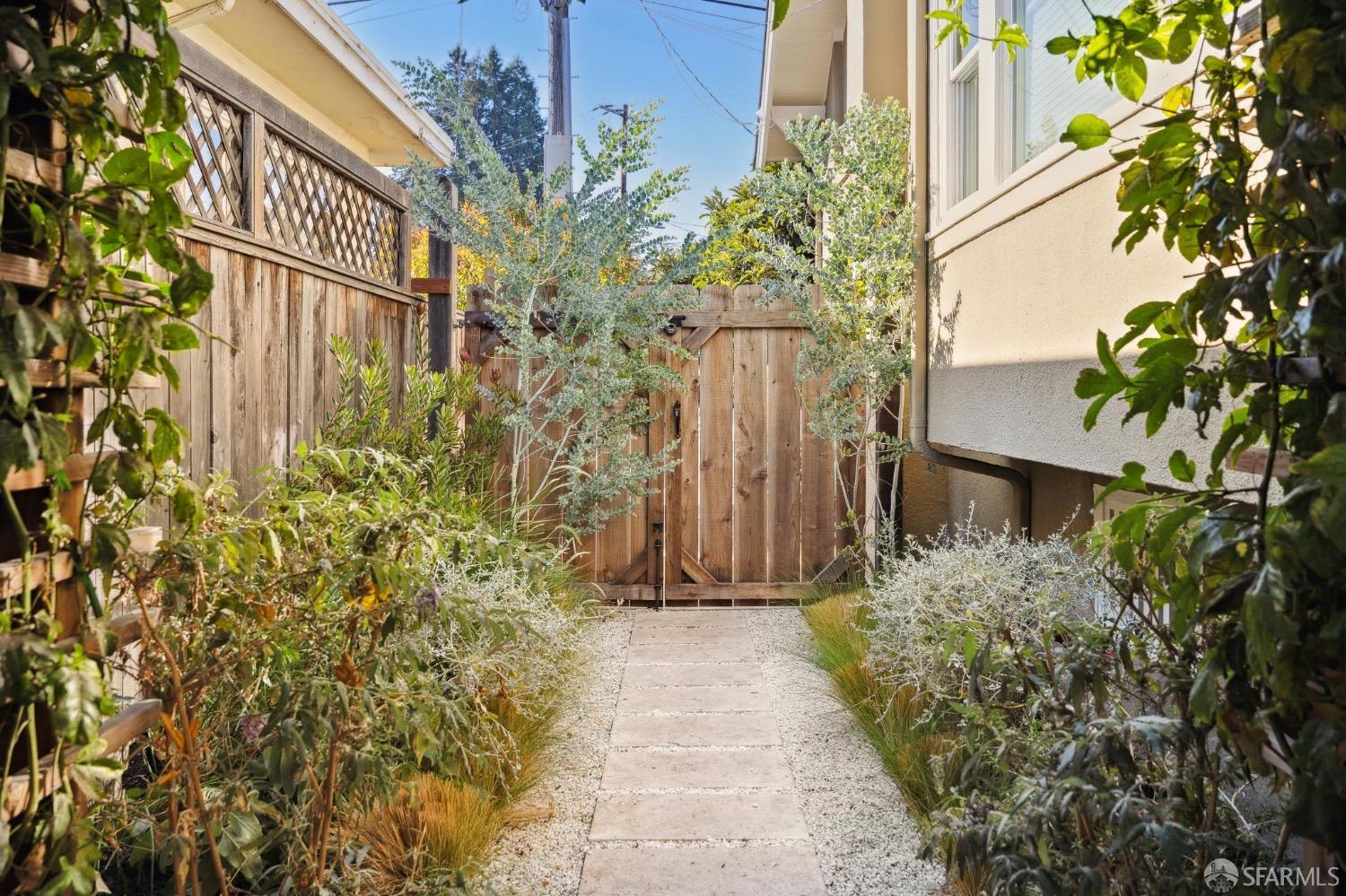 5714 Broadway Boulevard