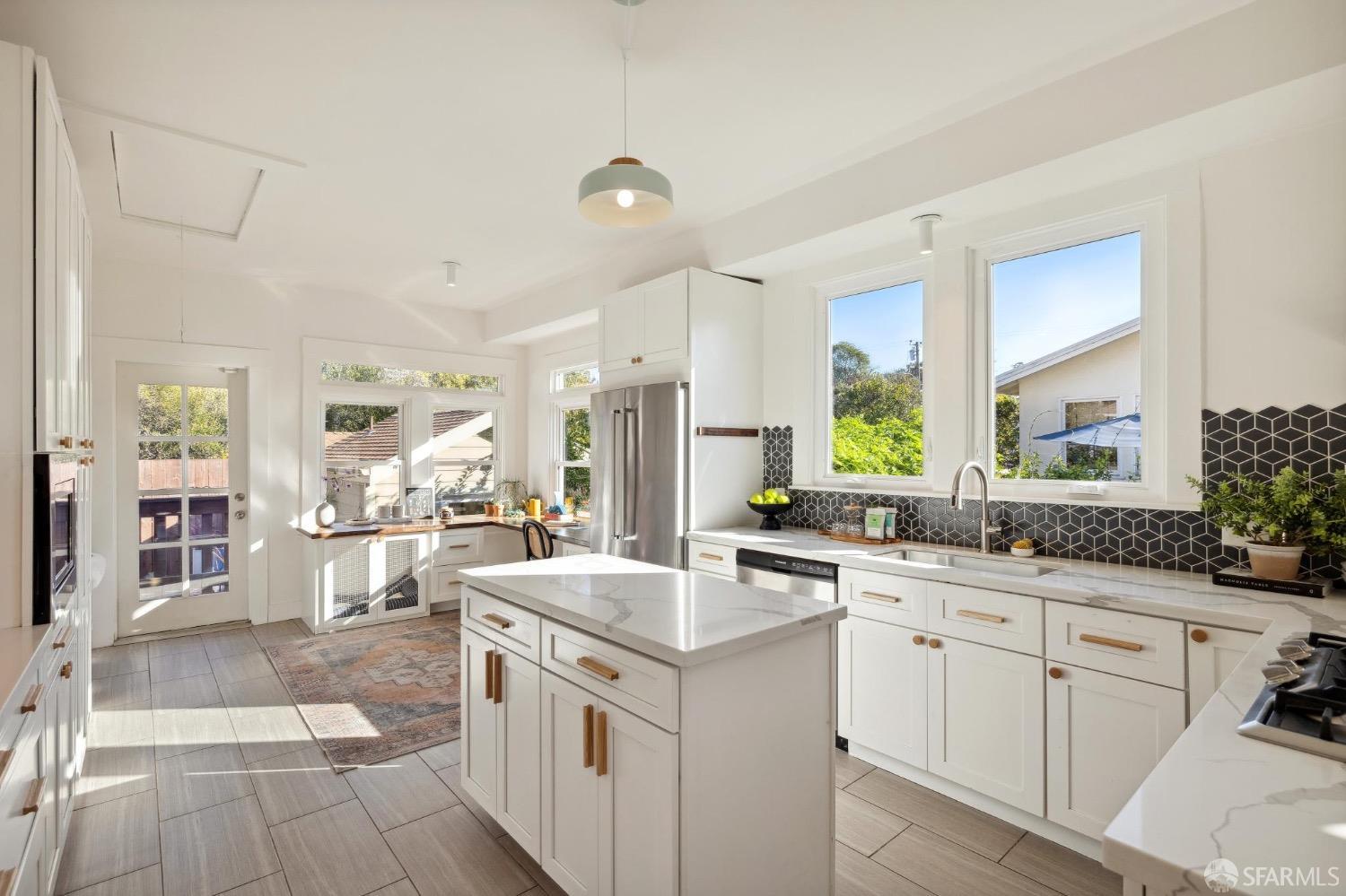 5714 Broadway Boulevard