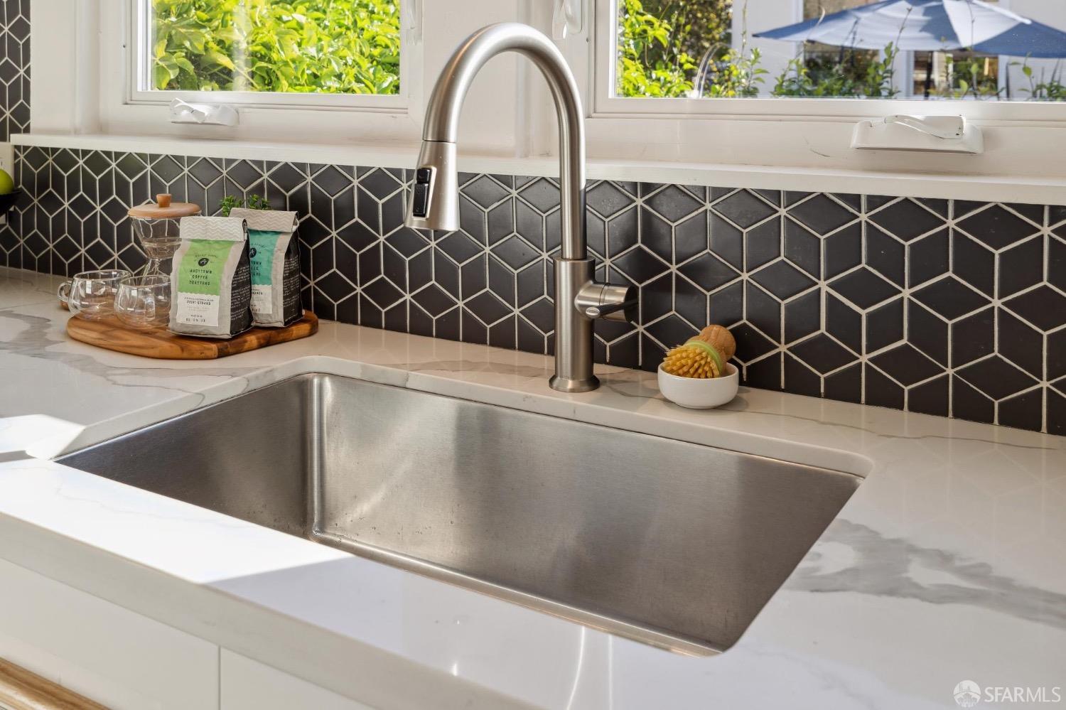 5714 Broadway Boulevard