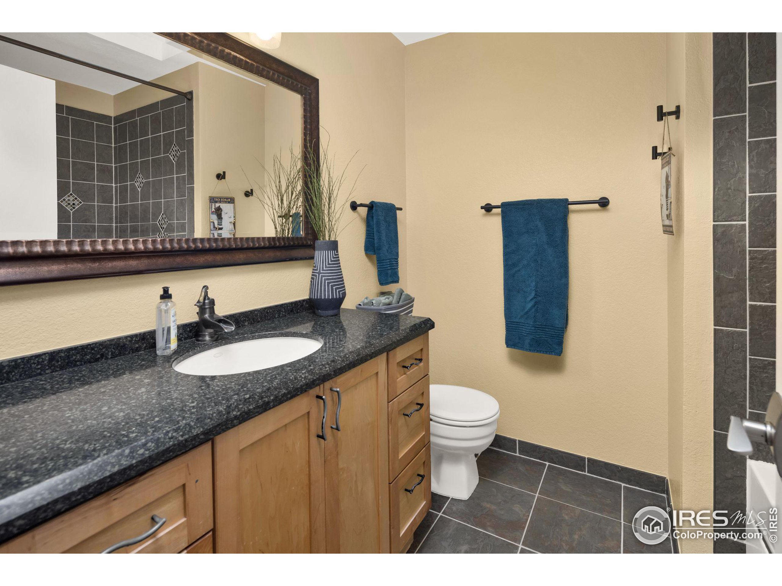 4634 Burgundy Ln Unit: 3