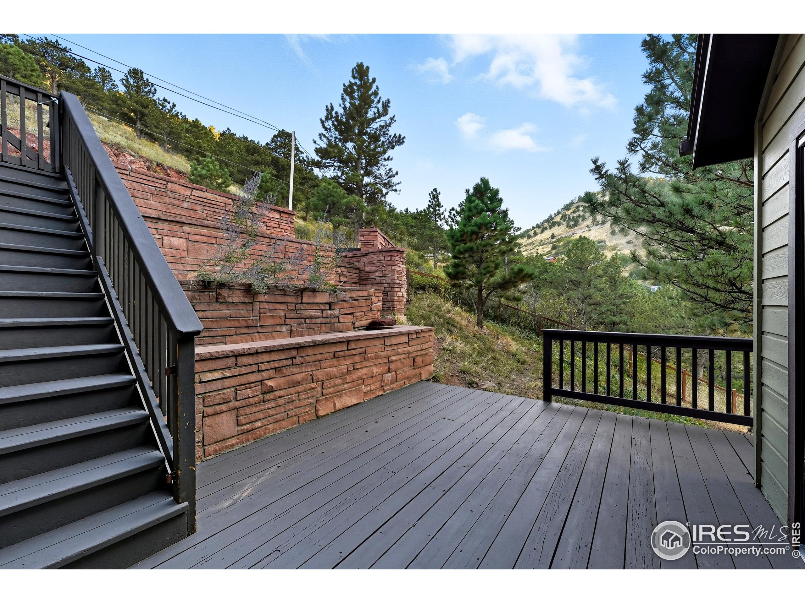 71 Ridge Dr