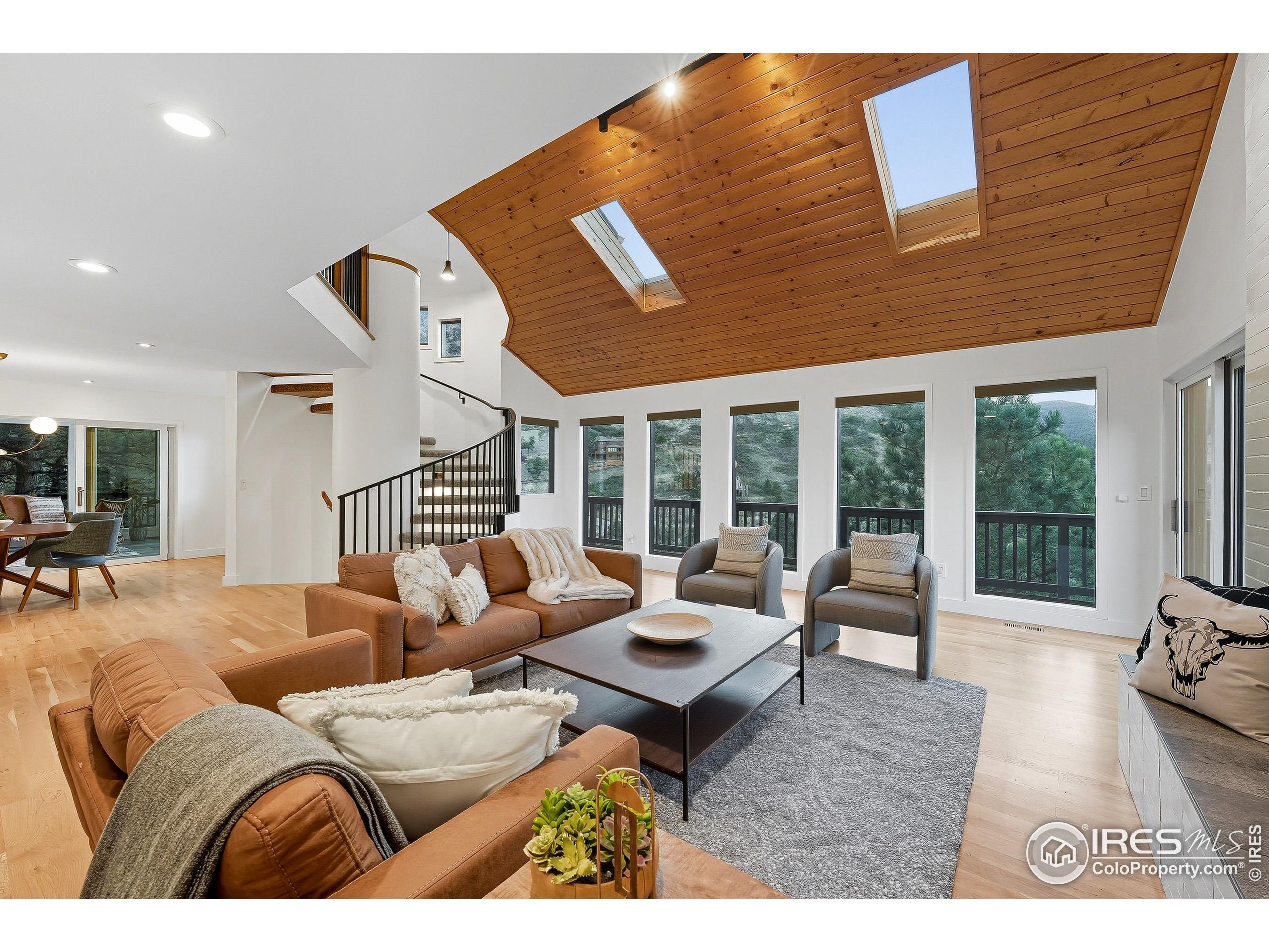 71 Ridge Dr