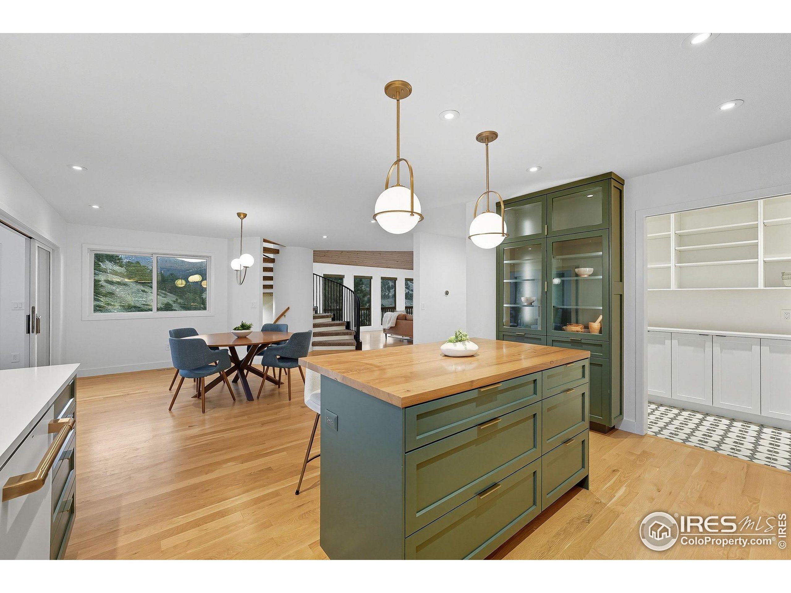 71 Ridge Dr Boulder