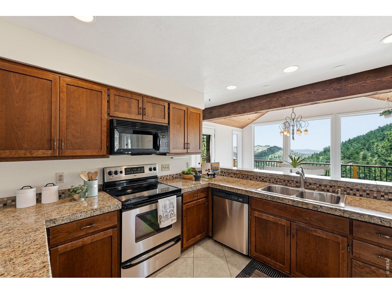 607 N Cedar Brook Rd