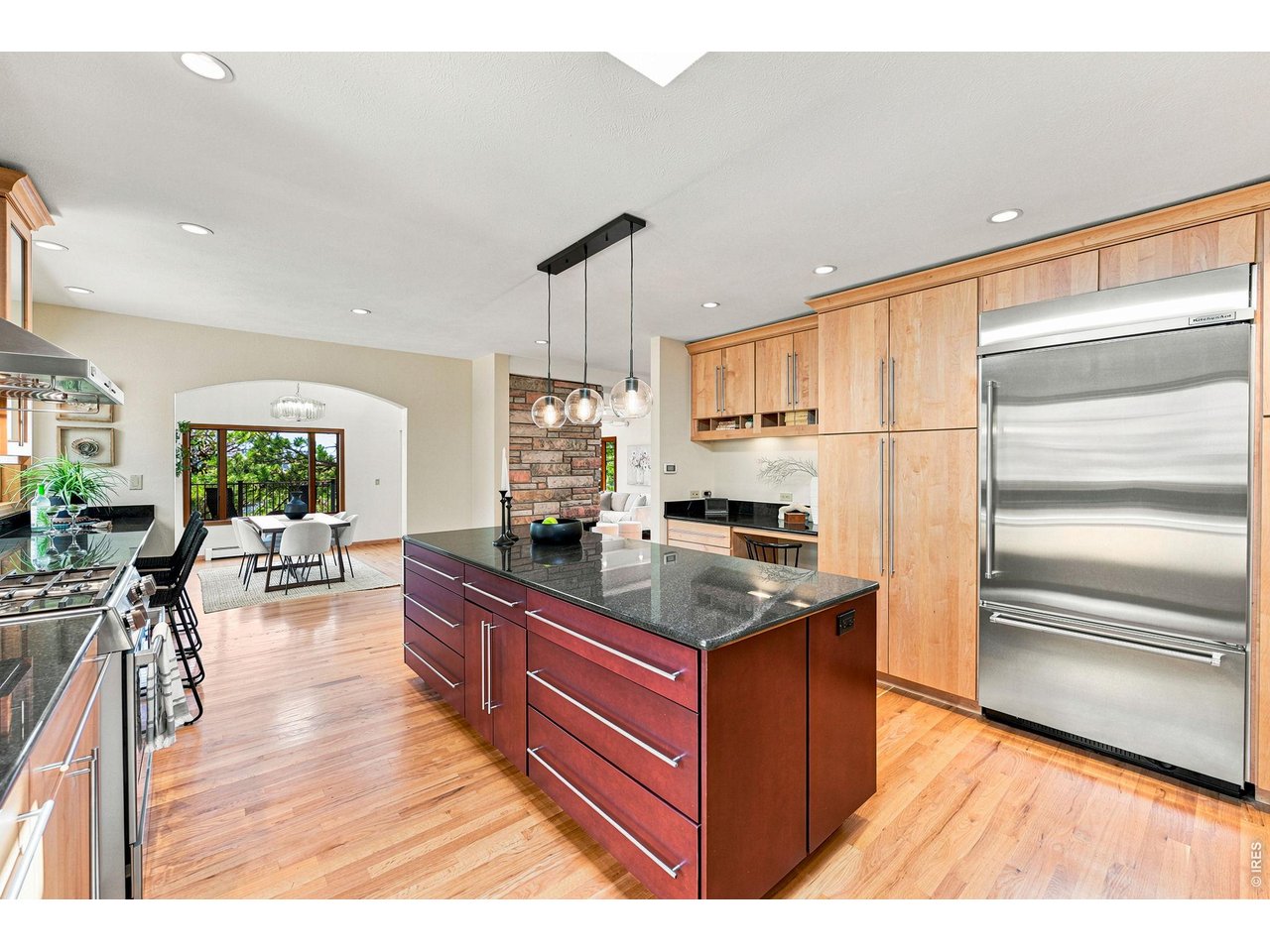 335 Pine Tree Ln