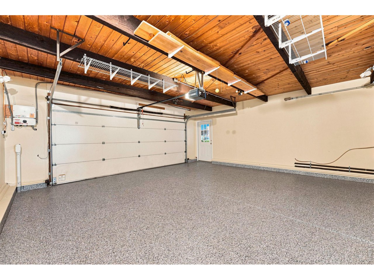 335 Pine Tree Ln