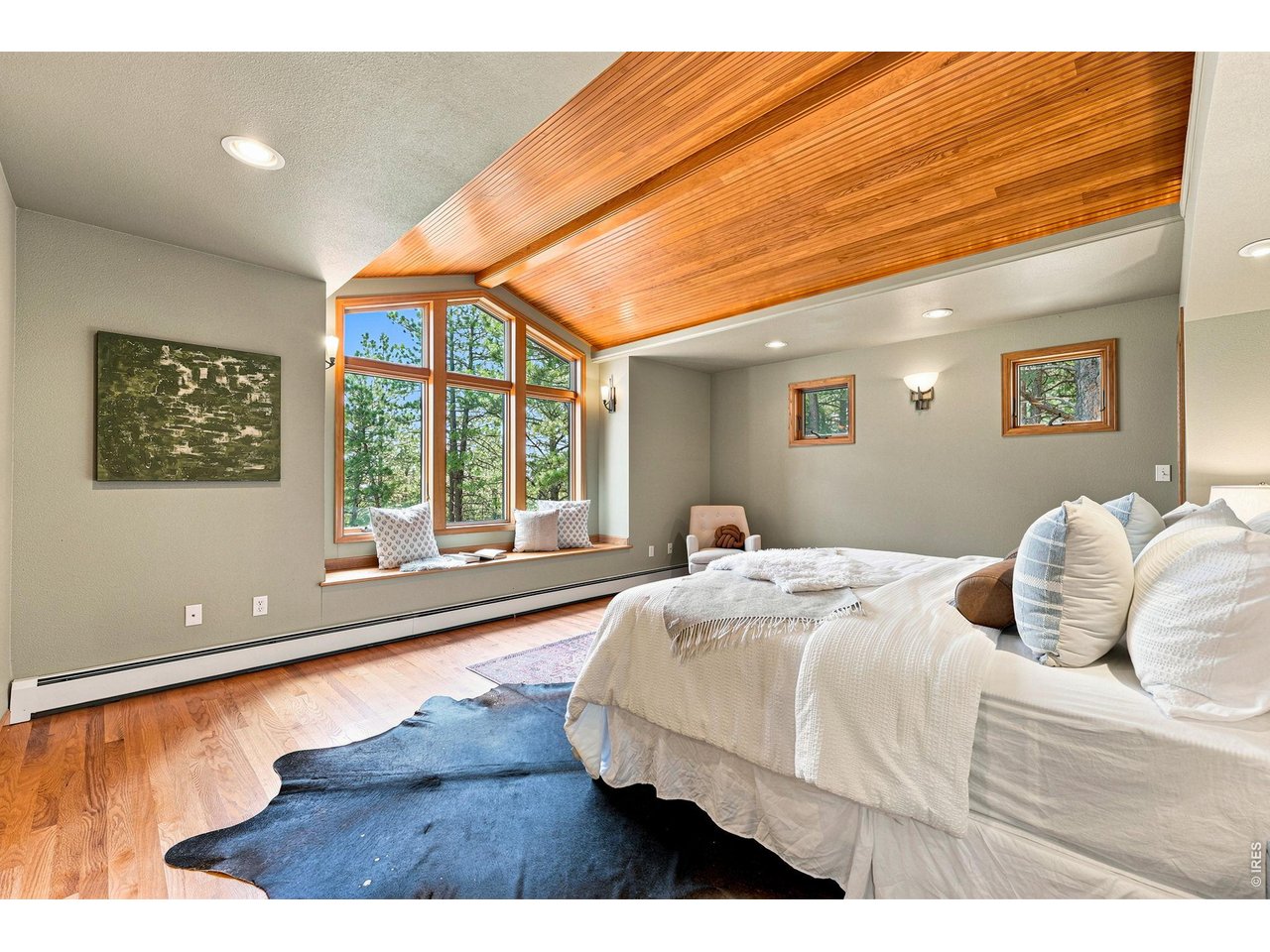 335 Pine Tree Ln