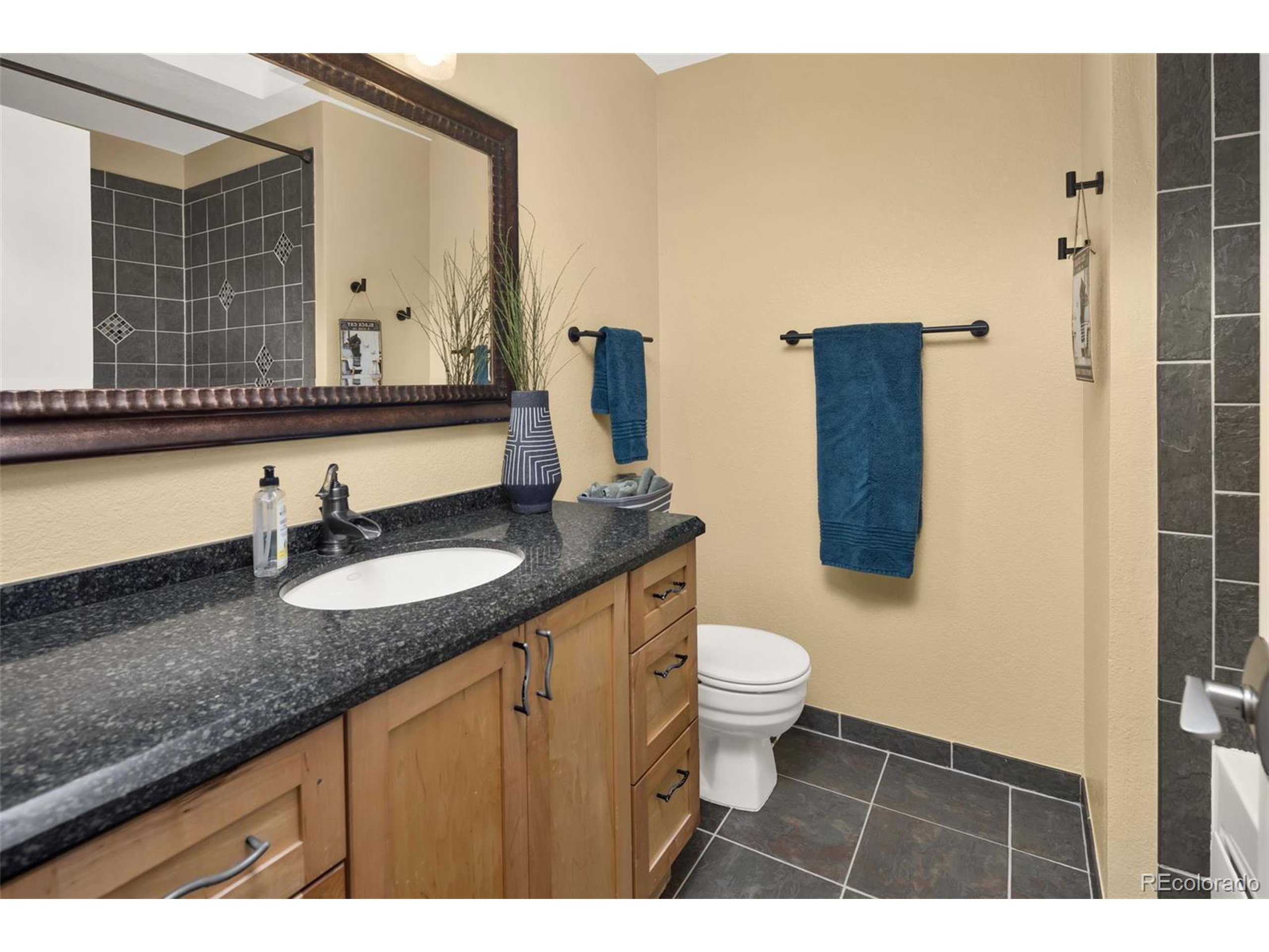 4634 Burgundy Ln Unit: 3