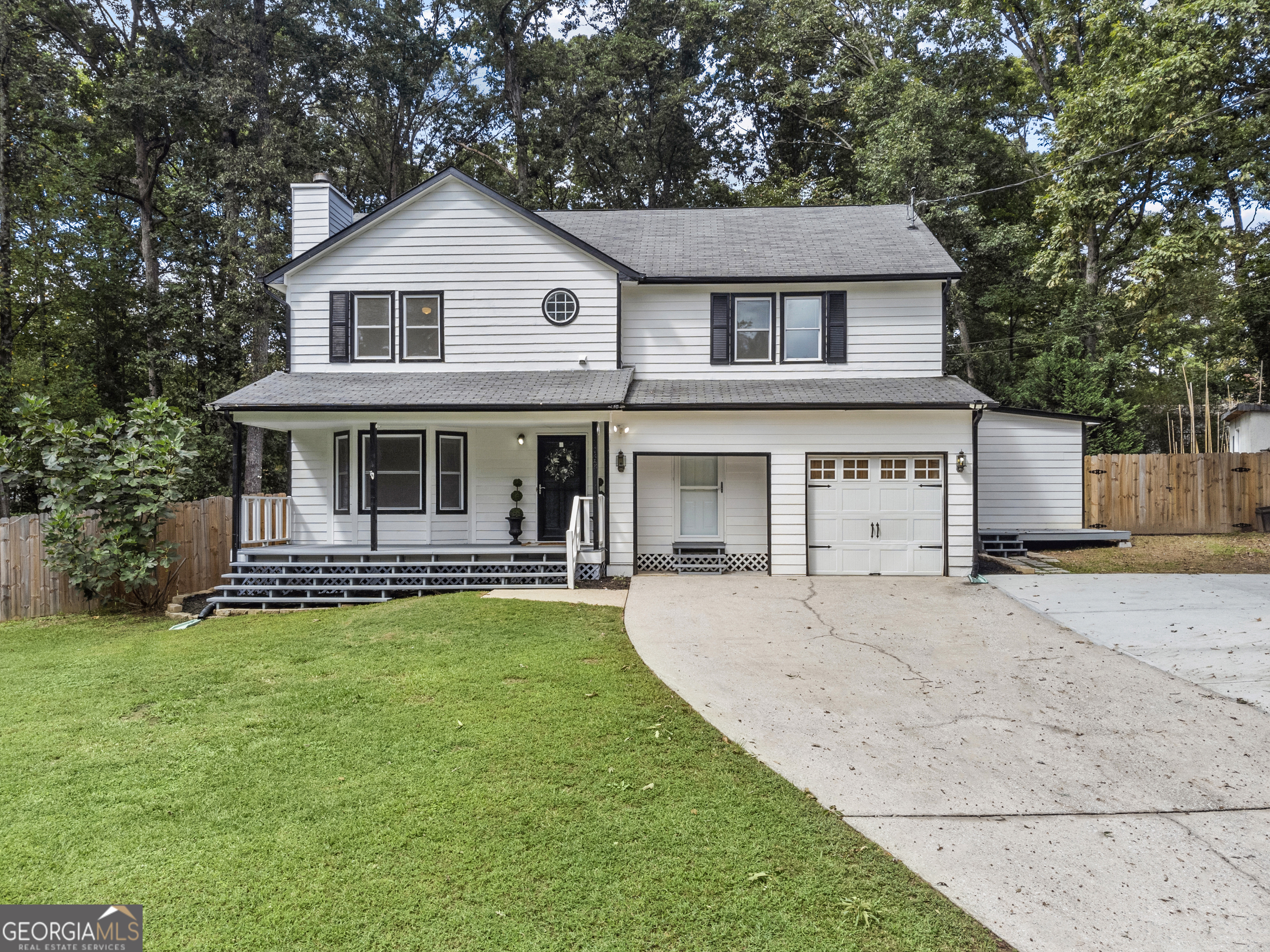 1069 Ashwood Circle