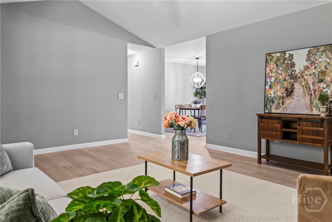 112 Barnes Circle