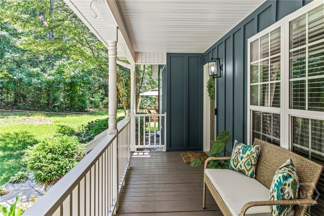 112 Barnes Circle