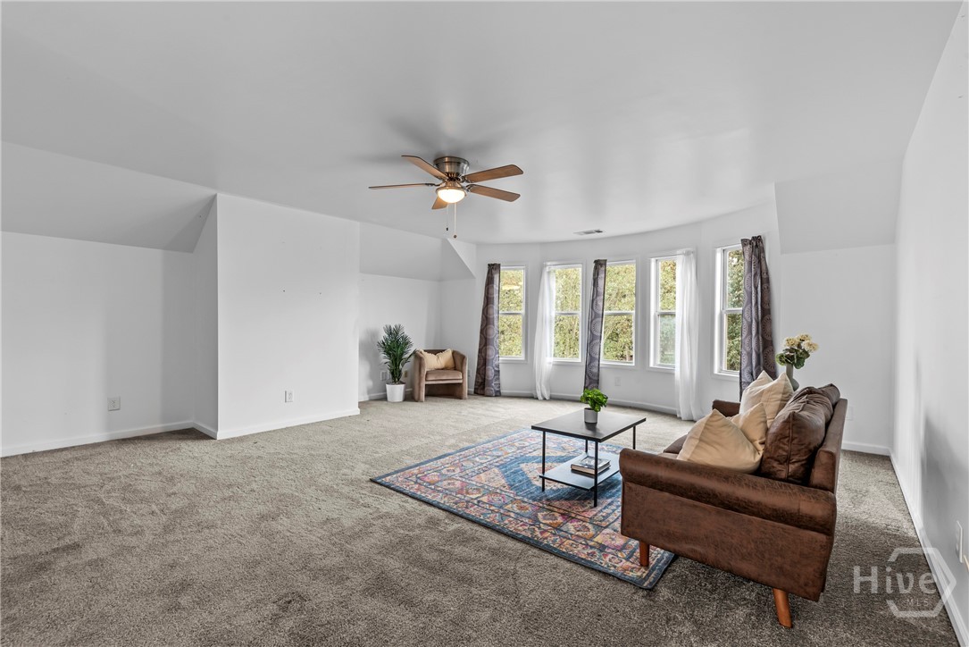 463 Delaperriere Loop