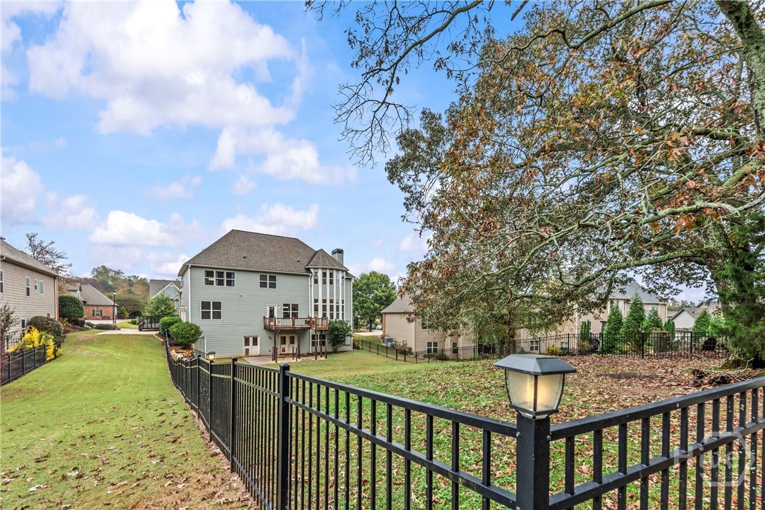 463 Delaperriere Loop
