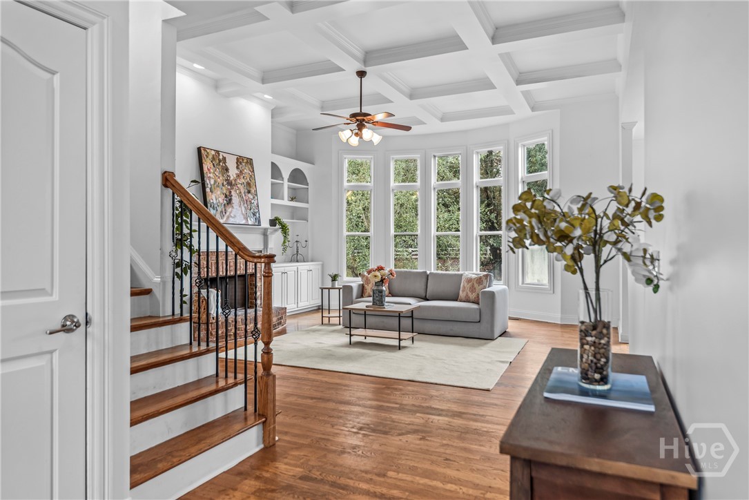 463 Delaperriere Loop