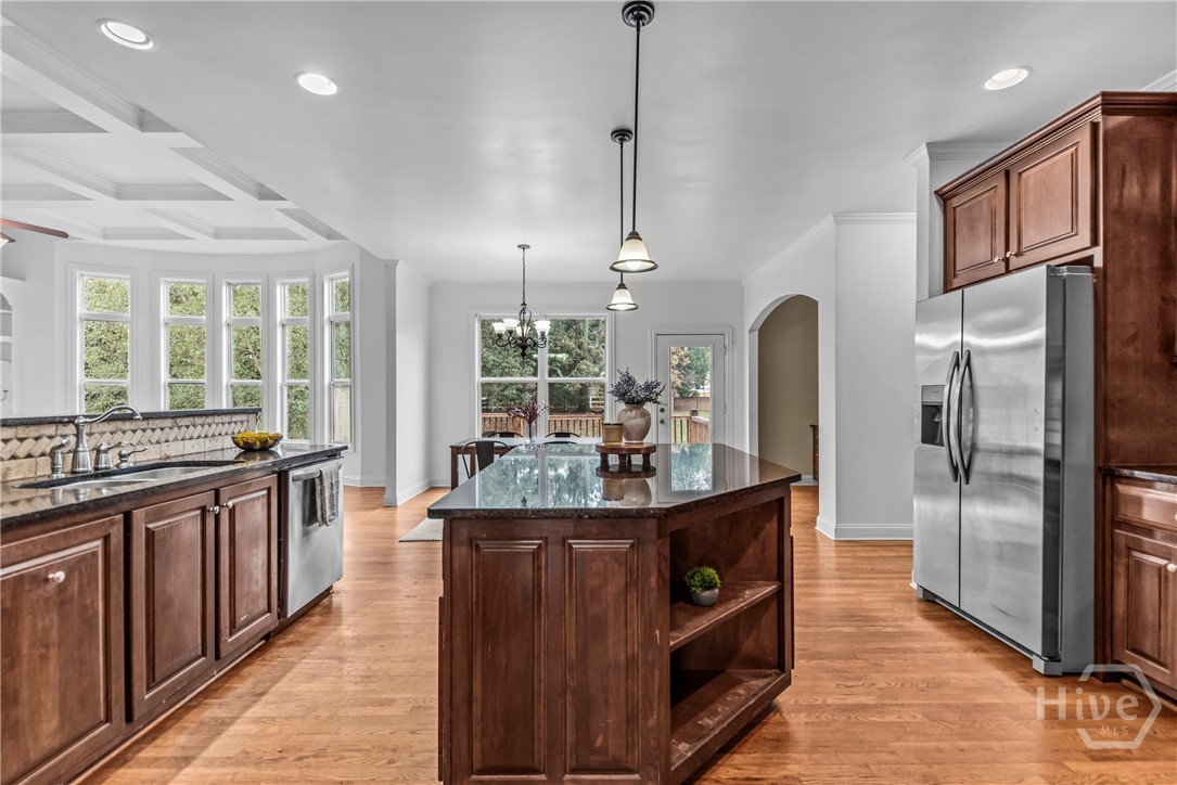 463 Delaperriere Loop