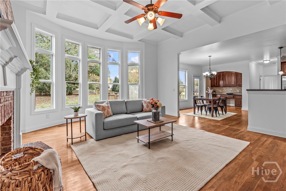 463 Delaperriere Loop