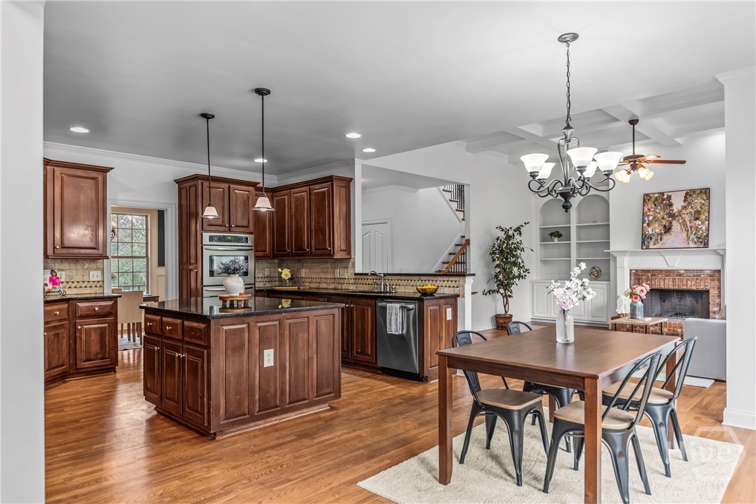 463 Delaperriere Loop