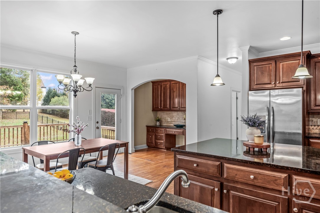 463 Delaperriere Loop