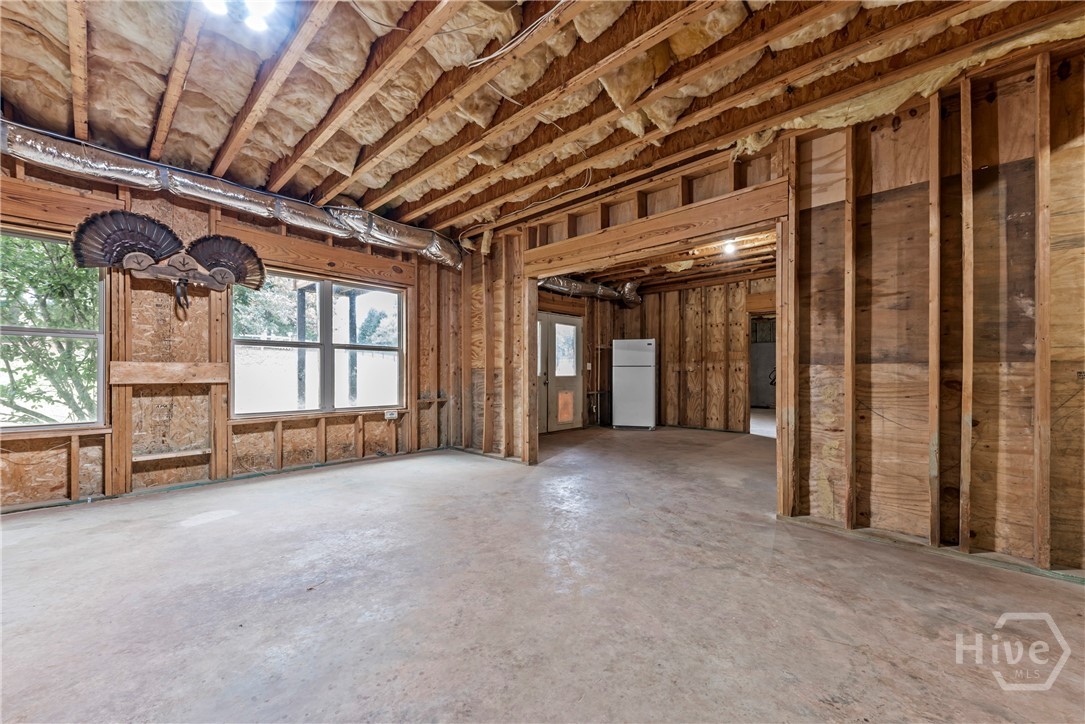 463 Delaperriere Loop