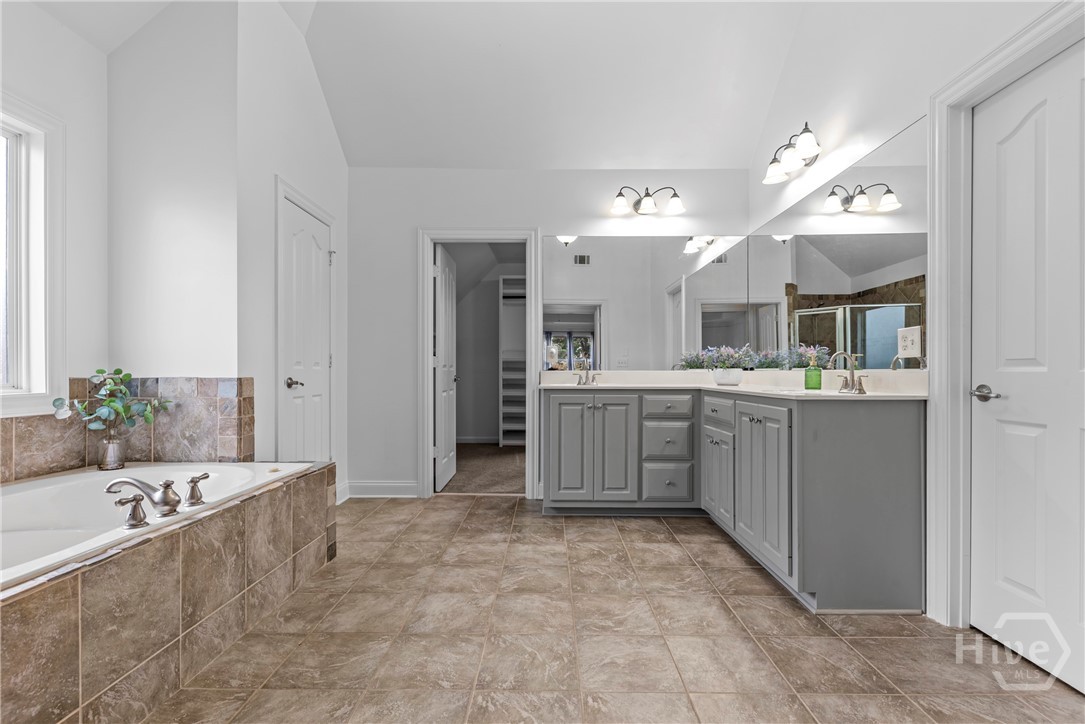 463 Delaperriere Loop