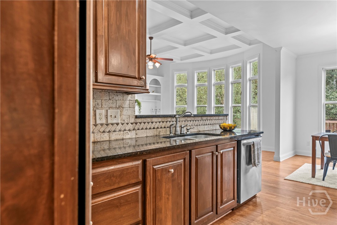 463 Delaperriere Loop
