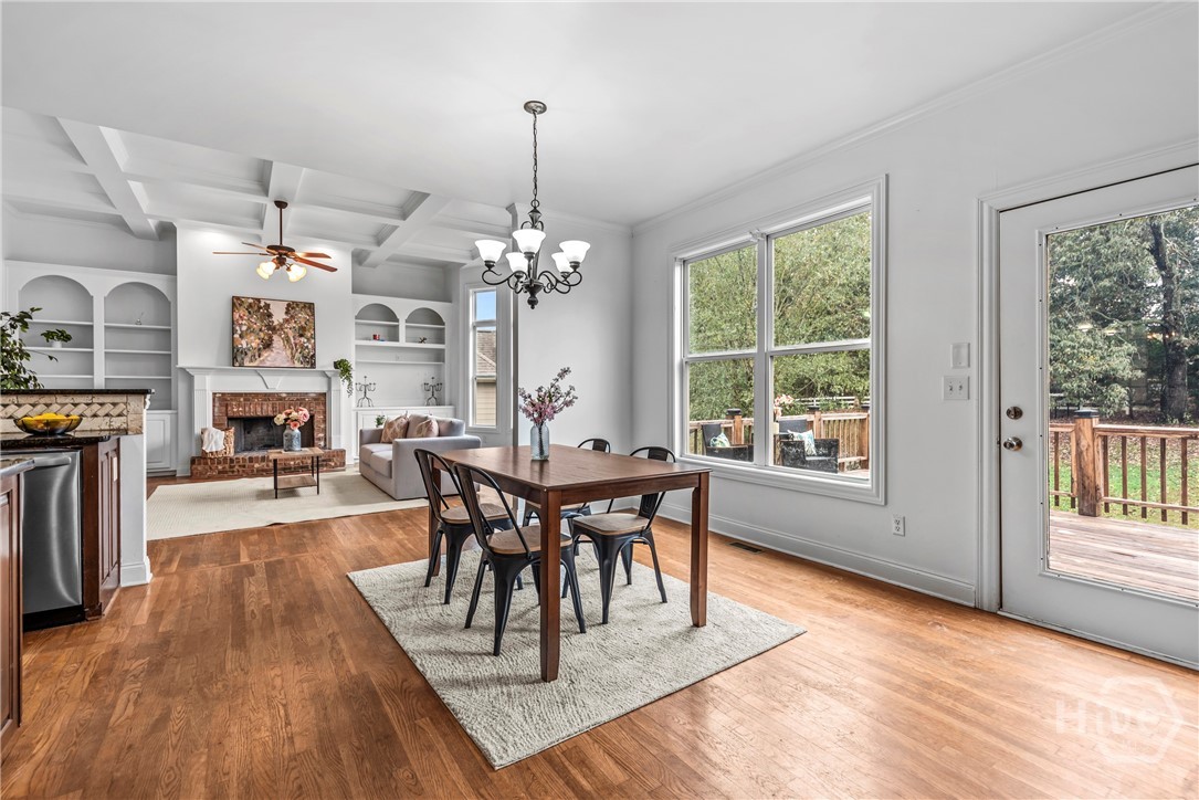 463 Delaperriere Loop