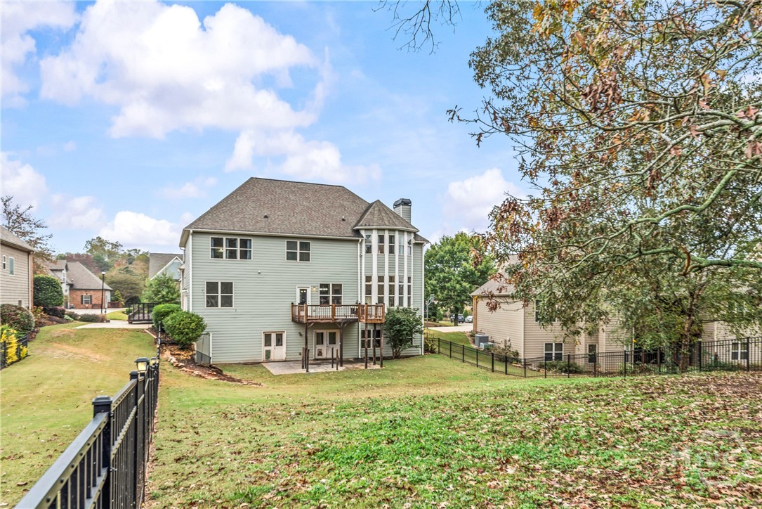 463 Delaperriere Loop