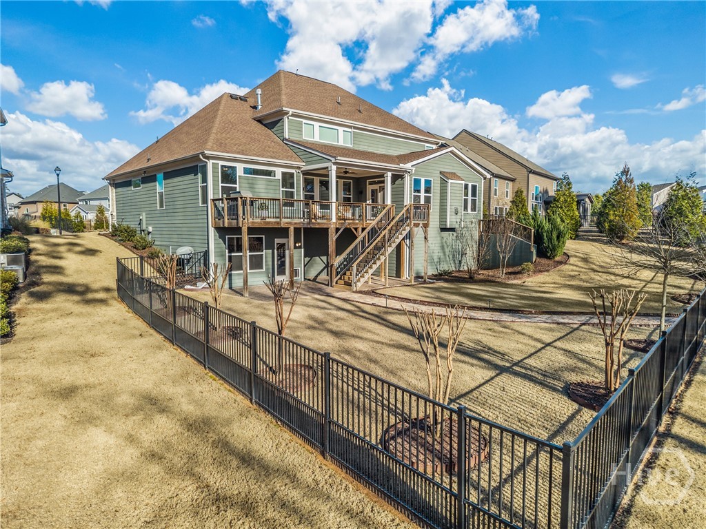 25 Clearwater Court