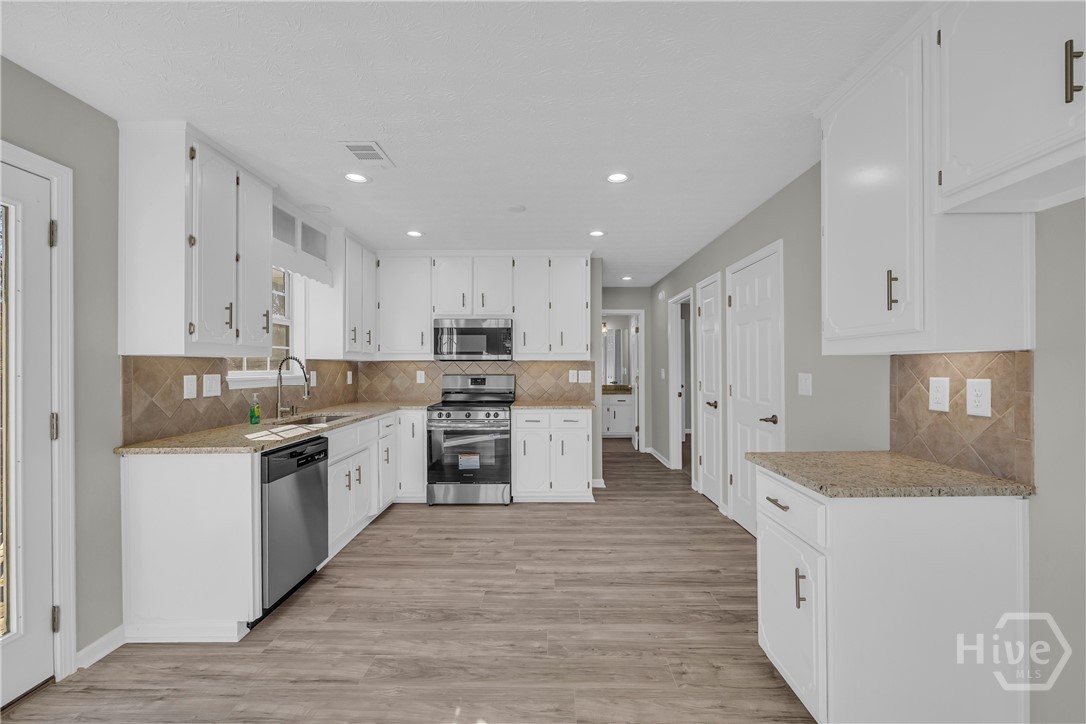 154 Williamsburg way
