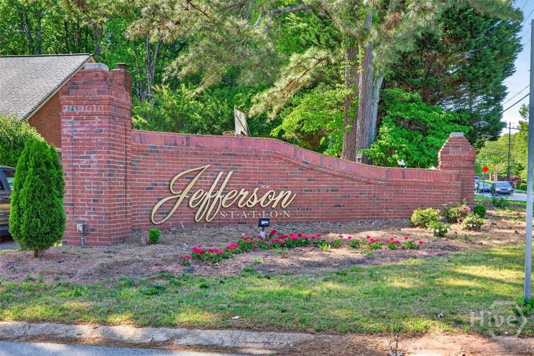 1545 Summer Hollow Trail