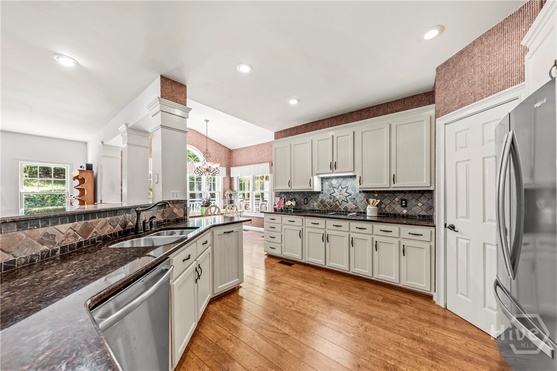 1660 Maple Ridge Drive