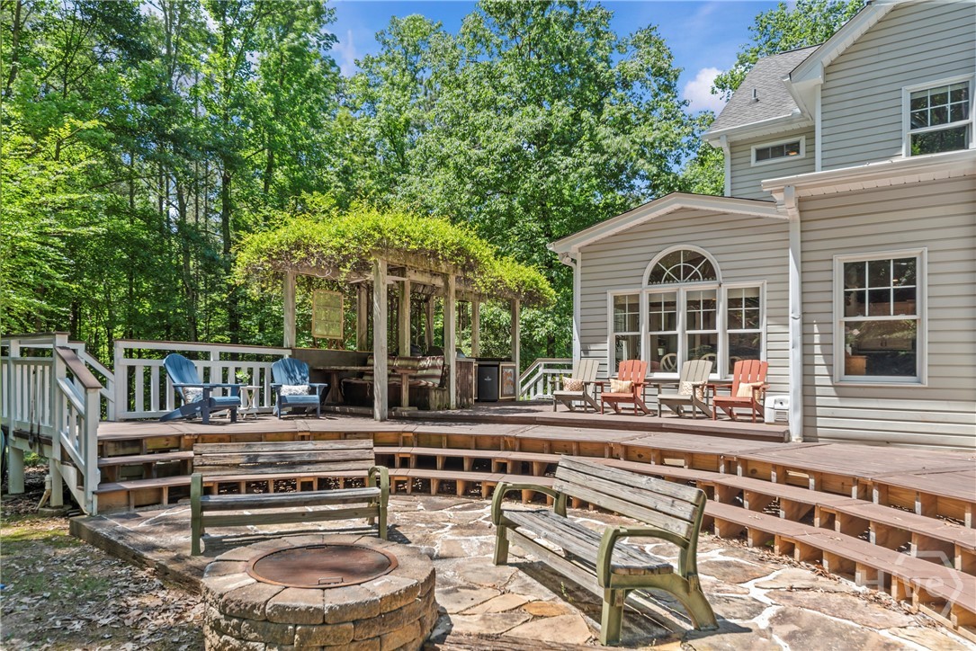 1660 Maple Ridge Drive