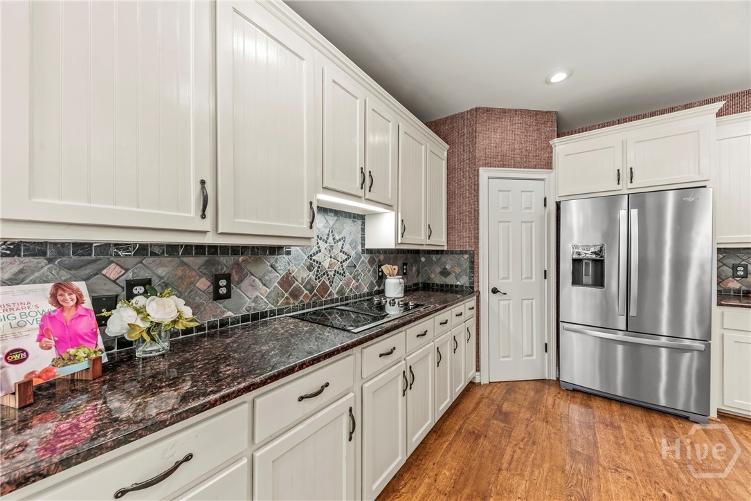 1660 Maple Ridge Drive