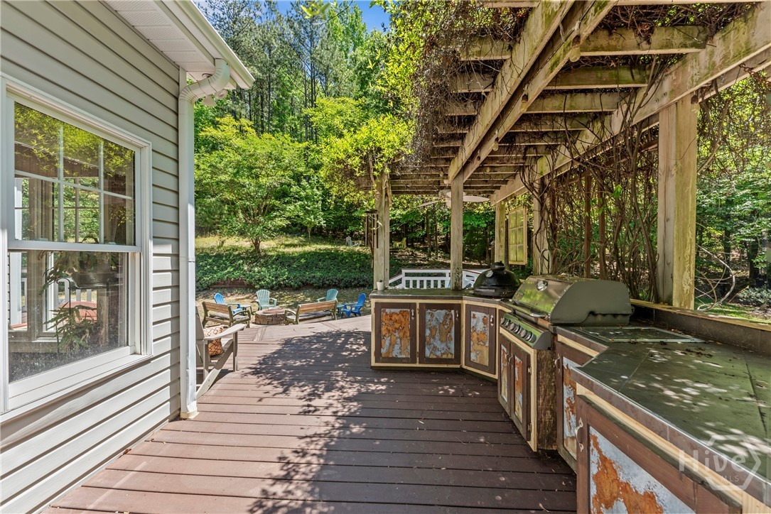 1660 Maple Ridge Drive