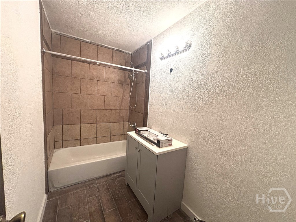 1001 Alpine Court