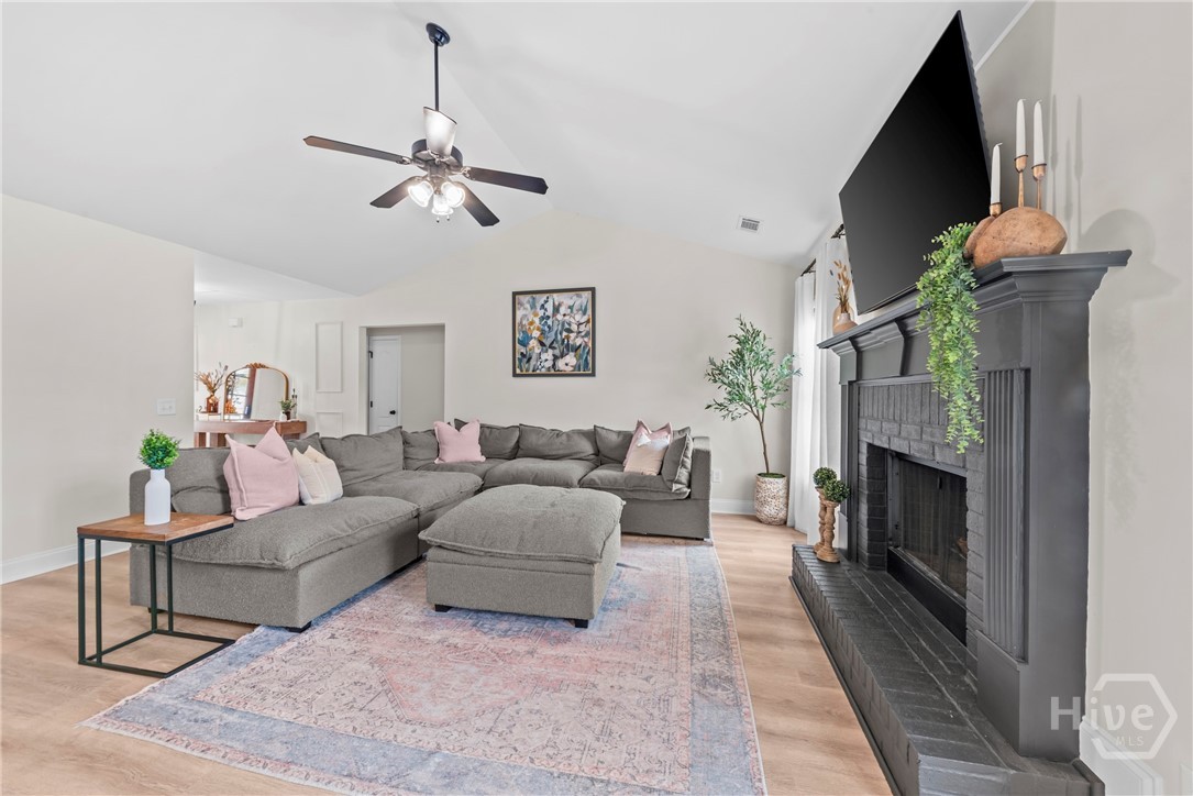 1011 Shelnutt Drive
