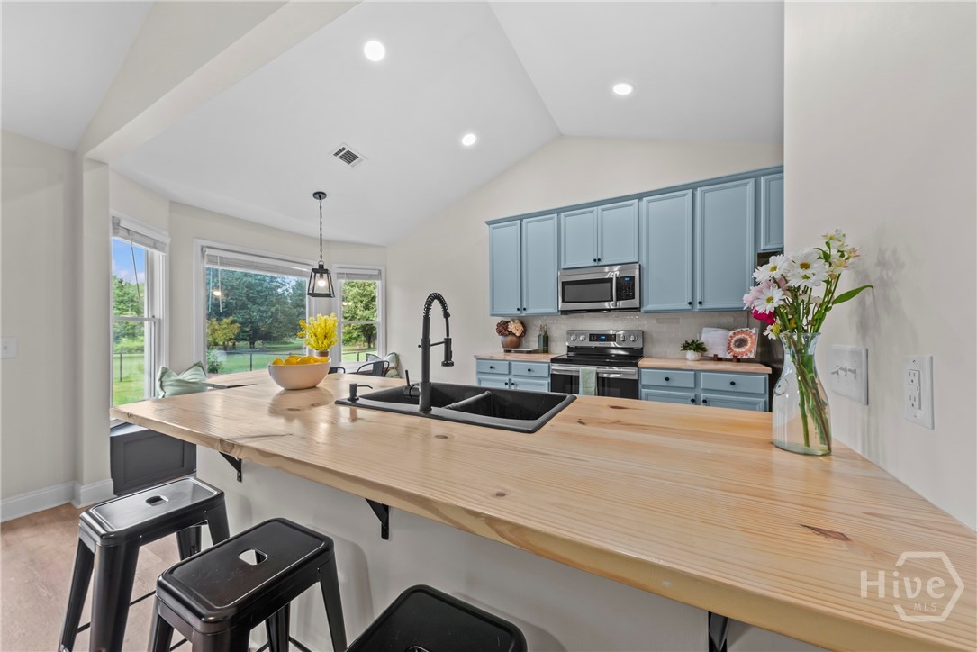 1011 Shelnutt Drive