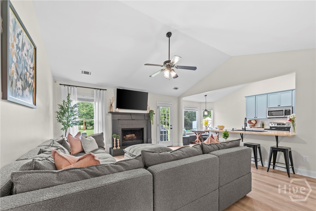 1011 Shelnutt Drive