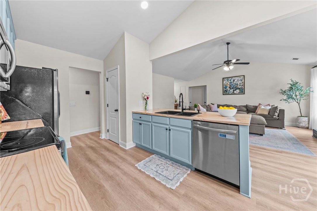 1011 Shelnutt Drive
