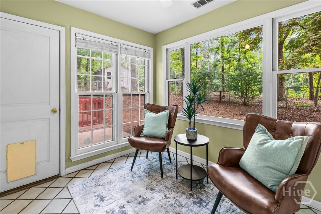 1010 Sharon Place