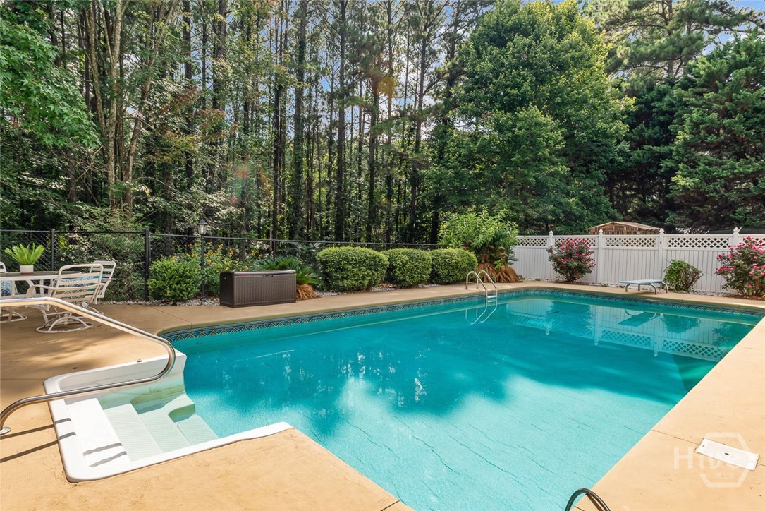 17 Pineforest Drive