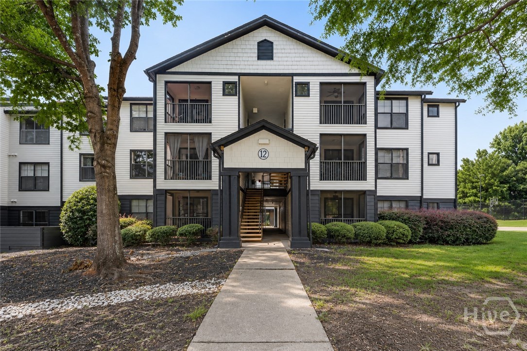 211 North Avenue 1225