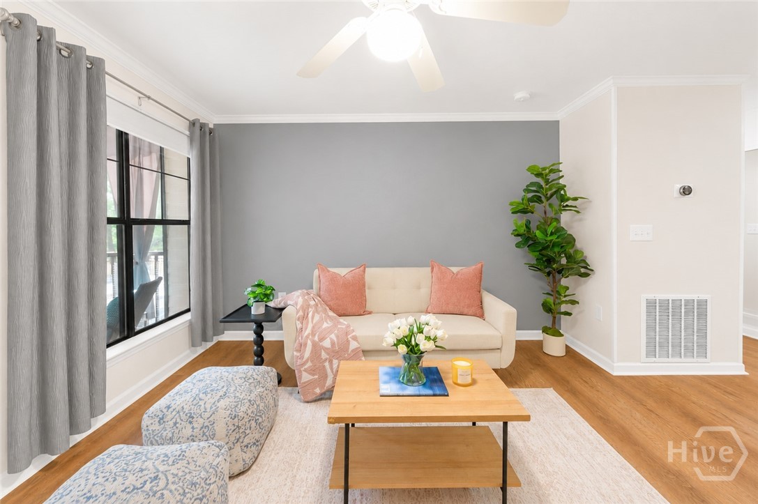 211 North Avenue 1225