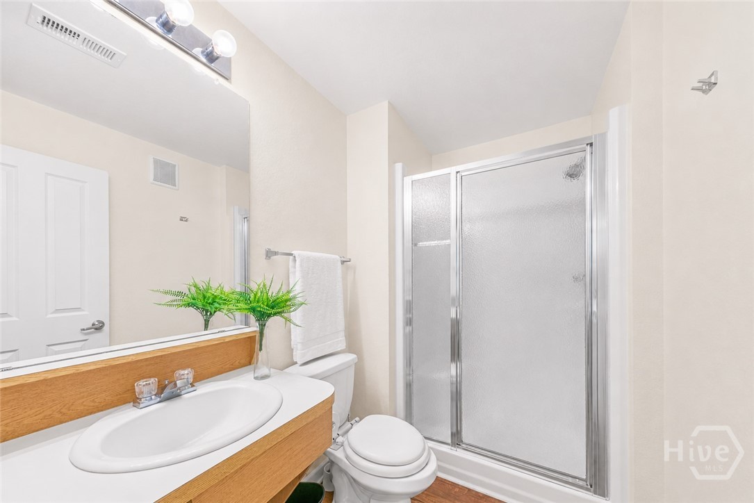 211 North Avenue 1225