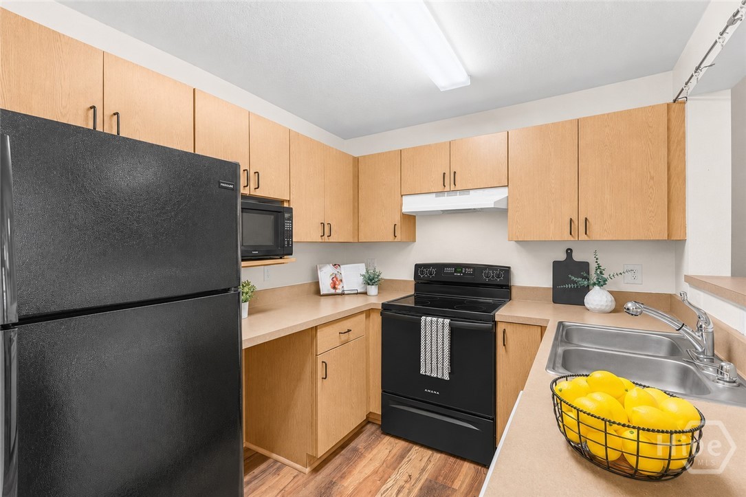 211 North Avenue 1225