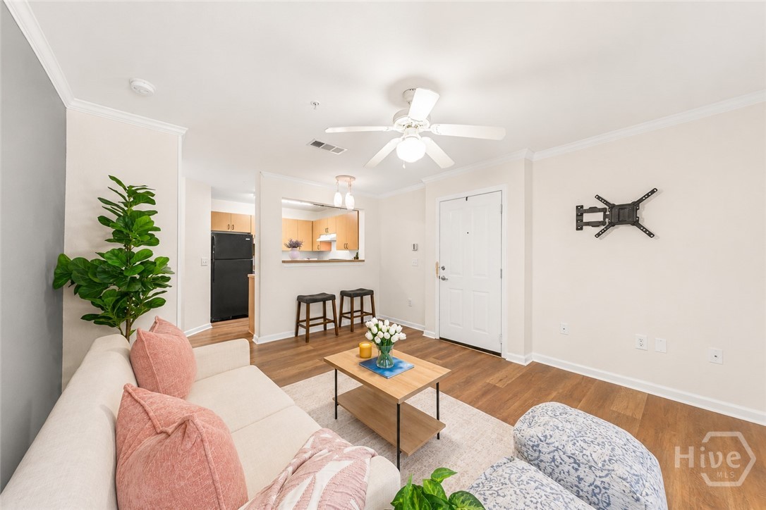 211 North Avenue 1225