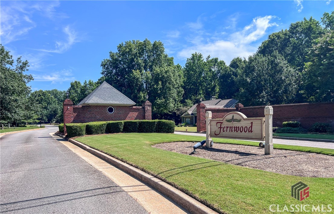 1110 Fernwood Drive